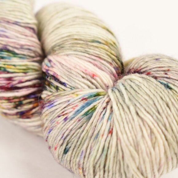 Swift High Street Fingering Weight Yarn SW Merino Silk 438 Yds Dark Brooklyn - Picture 2 of 4